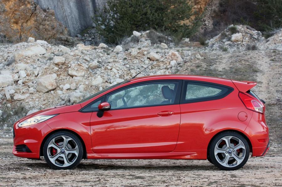  Ford Fiesta ST 2014 года  (фото 18 из 66)